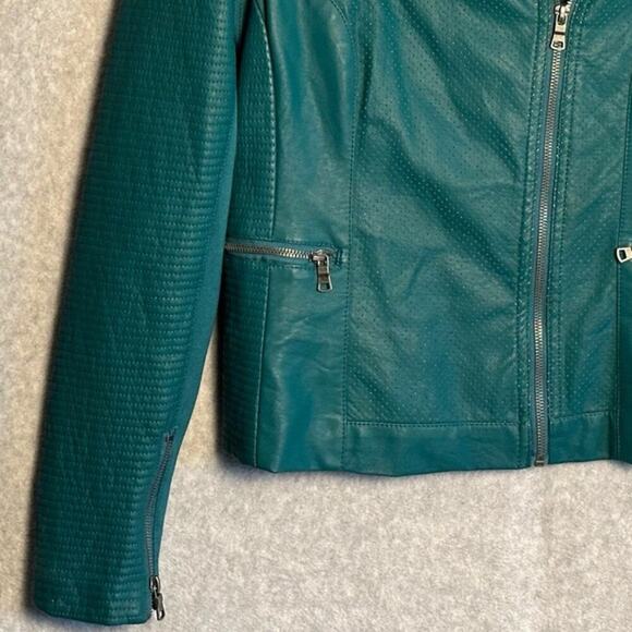 Kate & Mallory Sz M Green Faux Leather Moto Jacket Zip-Off Sleeve biker gorpcore - Picture 9 of 13